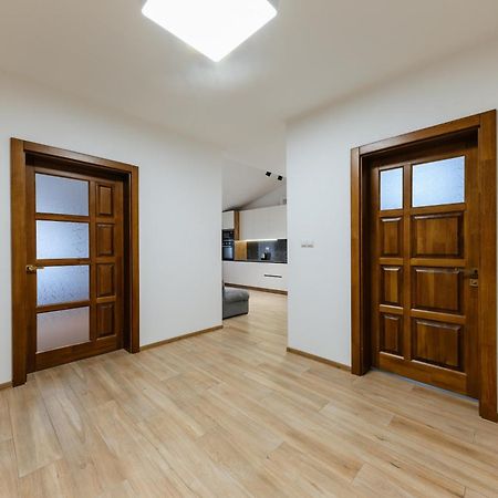 Luxury Apartments Uzhorod Экстерьер фото